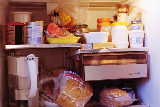 Chất quá nhiều thực phẩm trong tủ lạnh